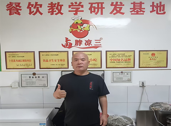 1784290968219810.jpg 705375d2117fb1e8c7605e97a26d04b0._副本.jpg